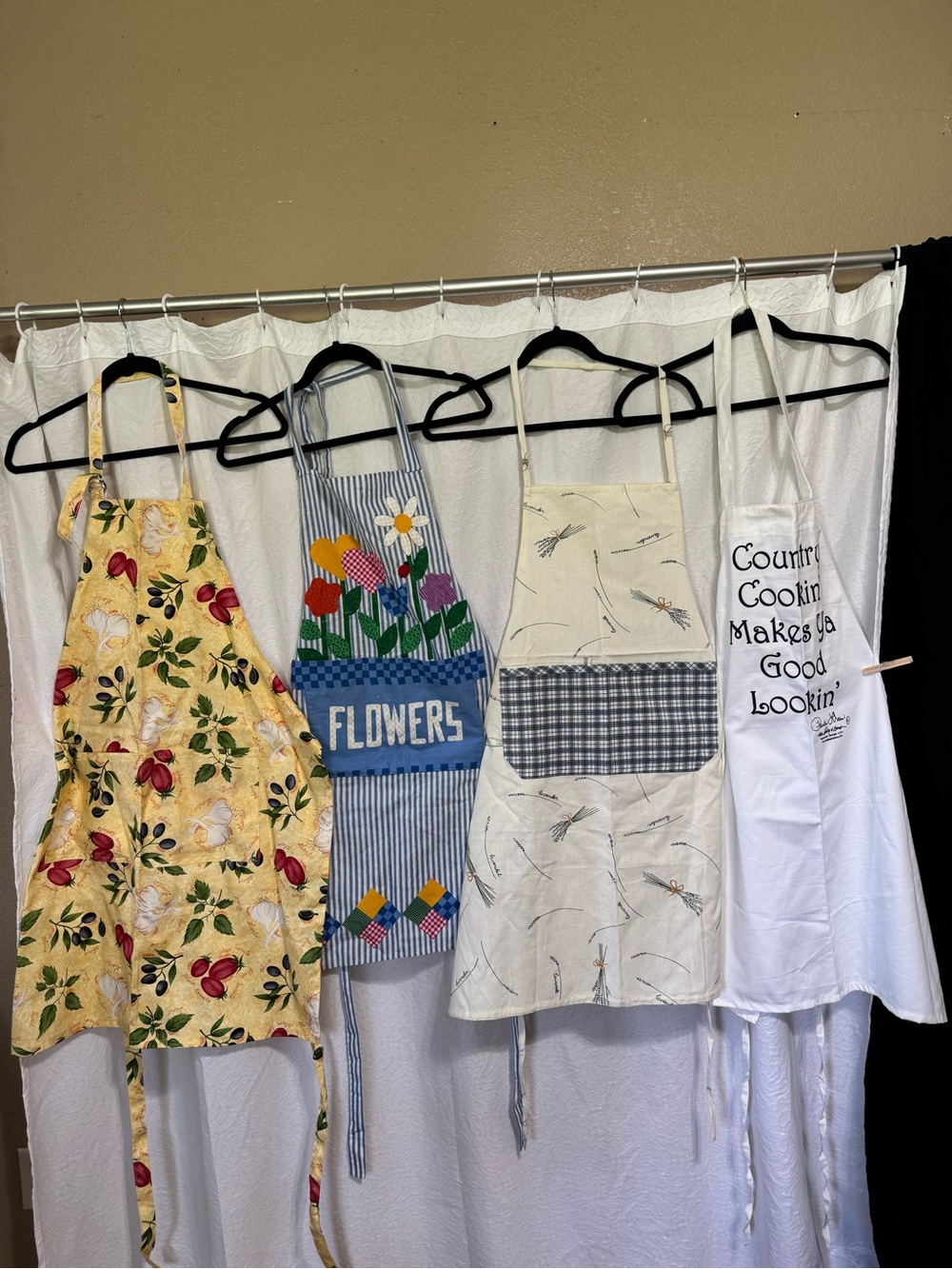 Set of 4 Aprons
